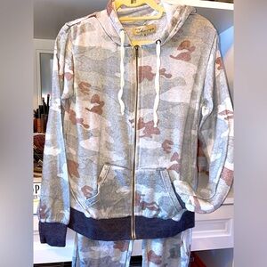 2 piece Camouflage sweatsuit